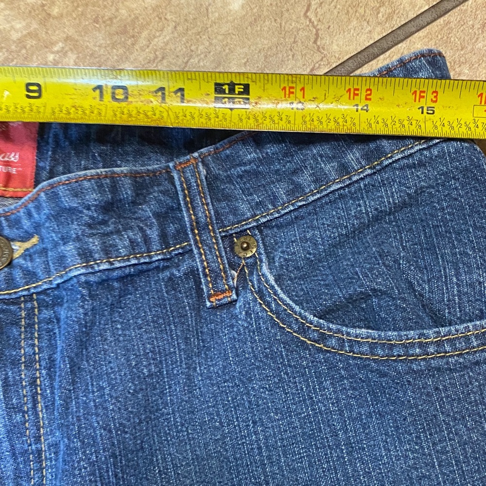 Y2K Levi's Misses Size 14 Denim Capris in Dark Blue Retro Casual - Picture 7 of 14